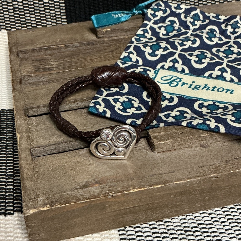 Brighton rare great shape brown braided leather alcazar heart toggle bracelet